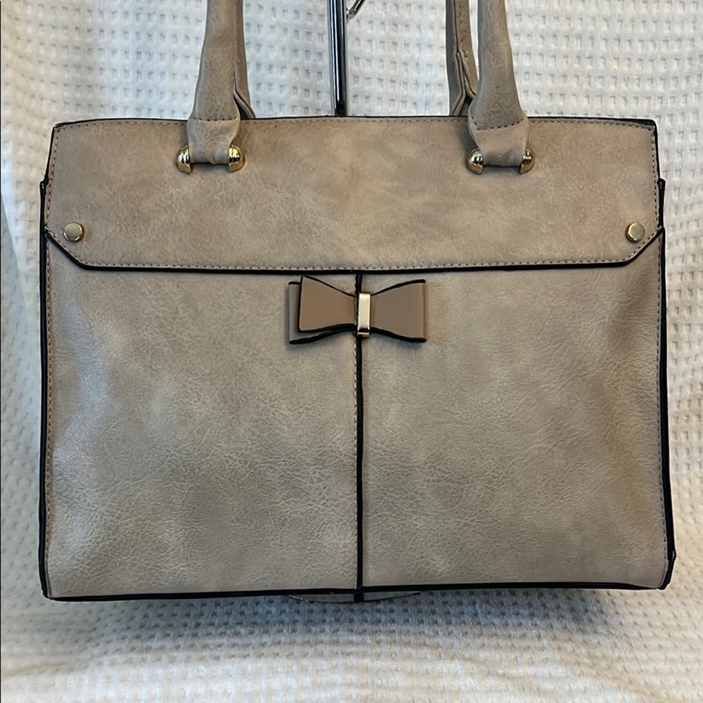 Elegant Tan Bow Accent Women's Bag